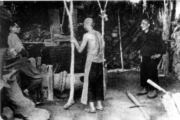 炒股配资网站来 战火中，他们如何护住宣纸技艺?